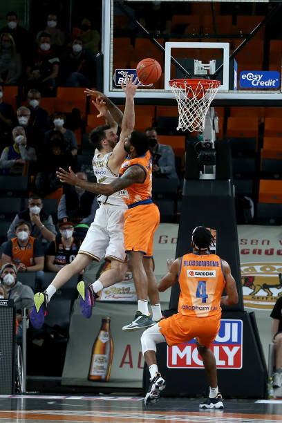 展与体育教 展与体育教