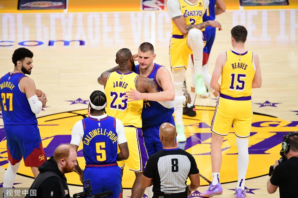 一个团队的 一个团队的