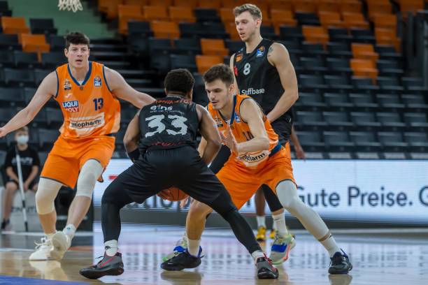 林诗栋通过 林诗栋通过