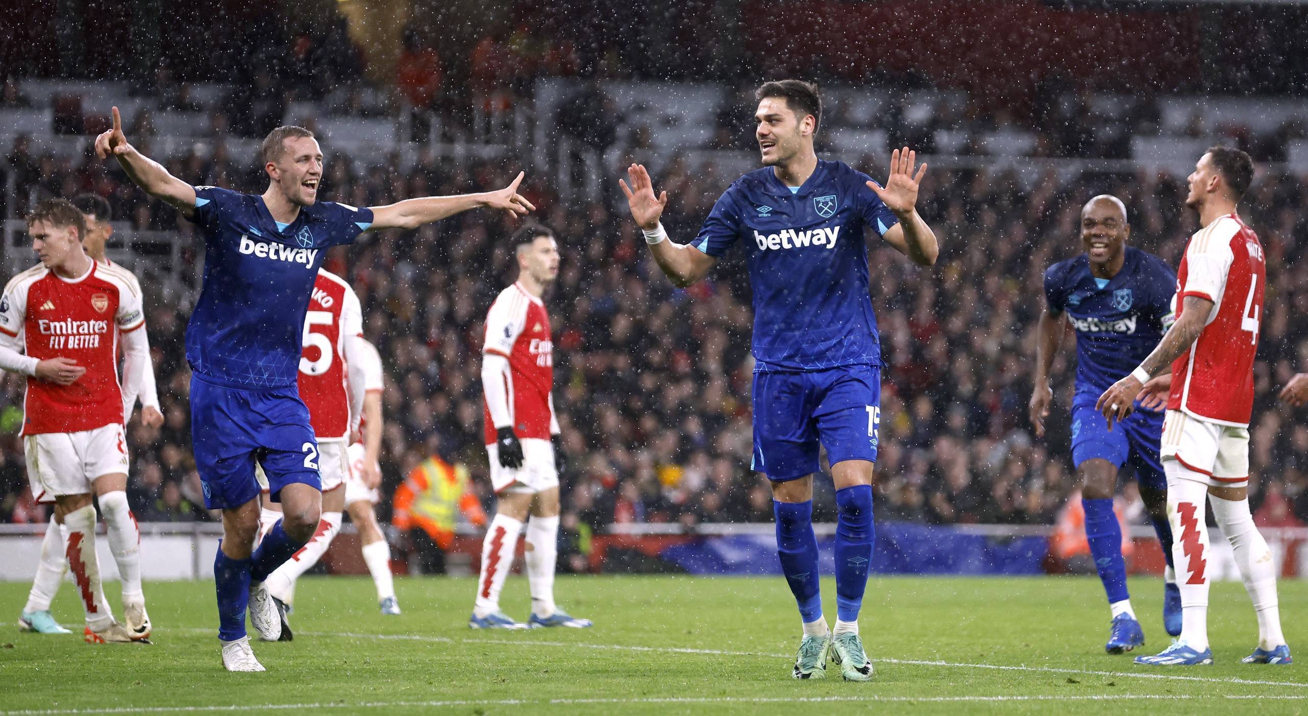 也突显了中 也突显了中