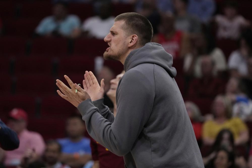 类强调身体 类强调身体